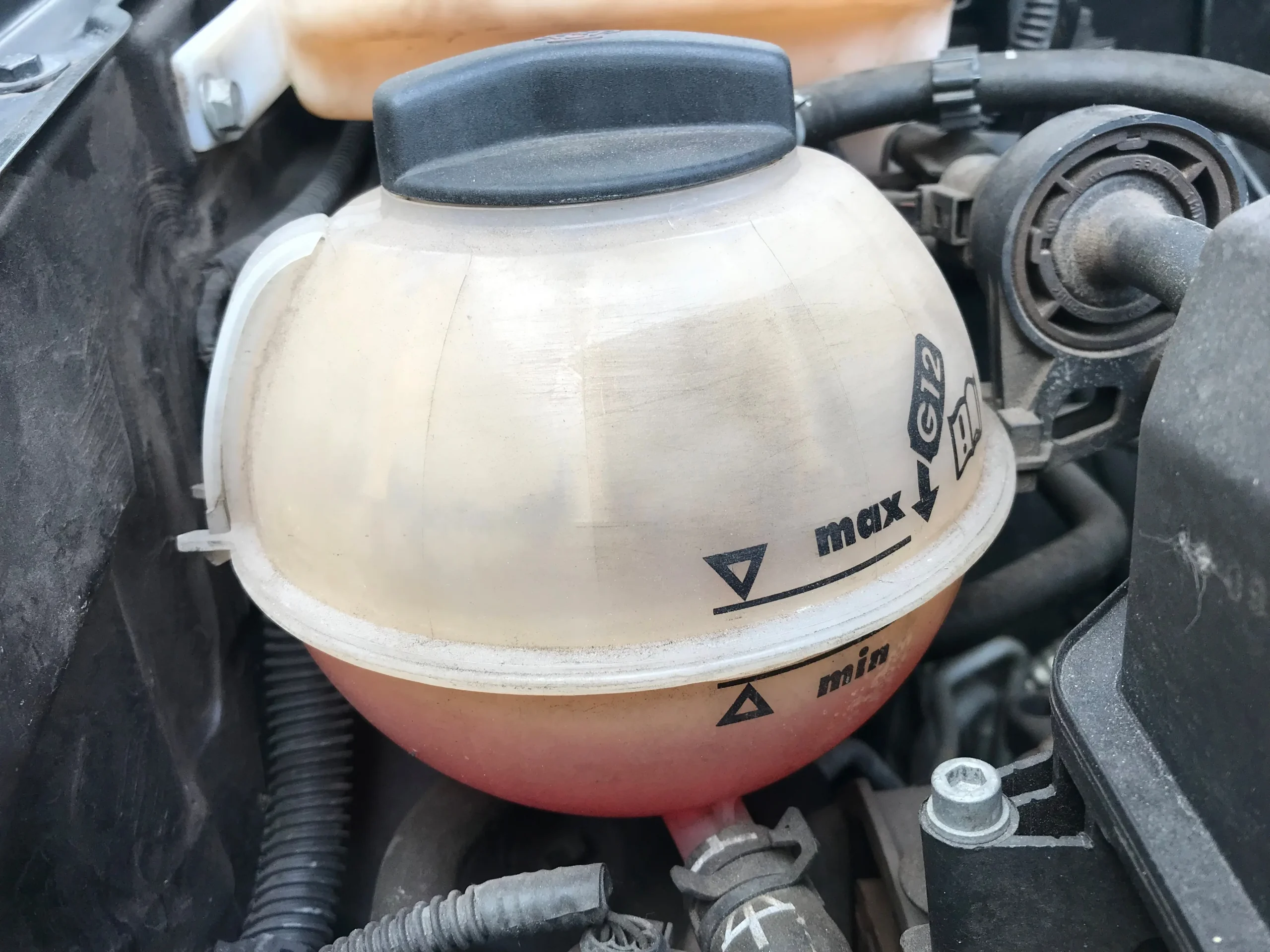 Agua Destilada para el Motor de tu Auto: ¿Para Qué Sirve? - Qué agua se le pone al motor agua motor carro - Qué agua se le pone al motor
