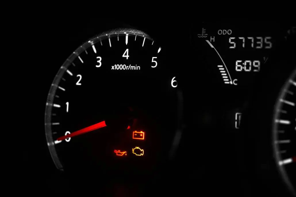 Luz de motor en el tablero: Qué significa y qué hacer - Qué significa el testigo del motor amarillo luz de motor en el tablero - Qué significa el testigo del motor amarillo