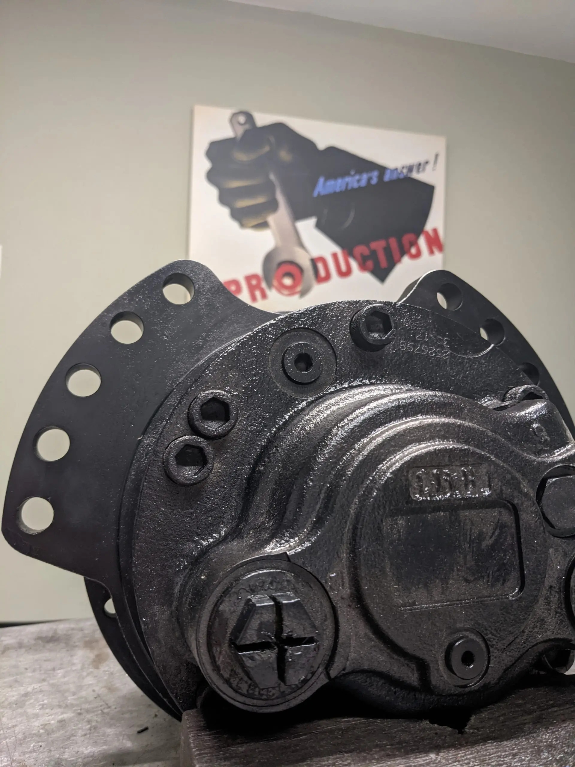 bobcat drive motor - Quién fabrica Bobcat